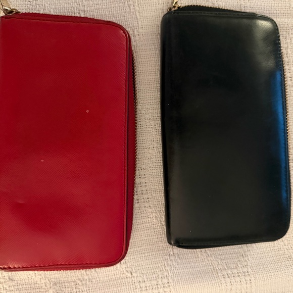 Tory Burch Red and Black Zip Wallet Duo - Picture 2 of 8